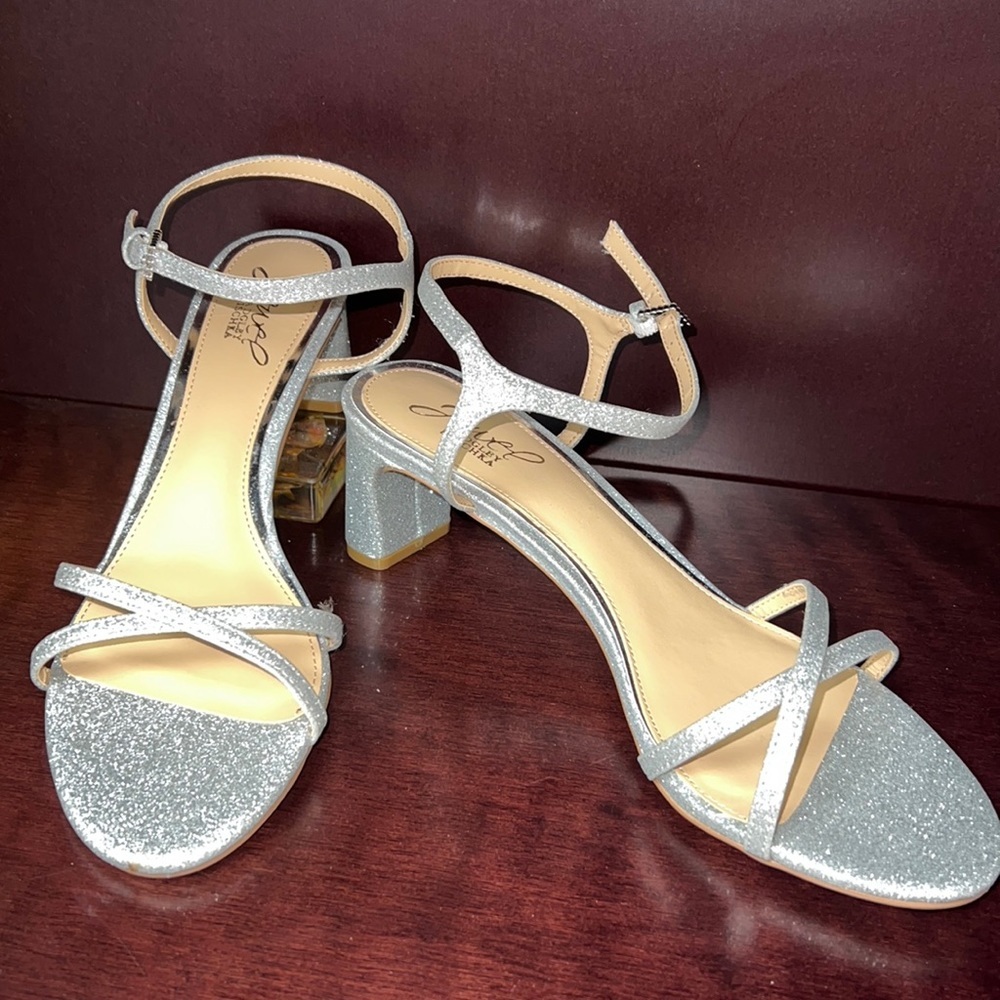 Jewel Badgley Mischka Omari Silver Glitter Party Wedding Formal Block Heel